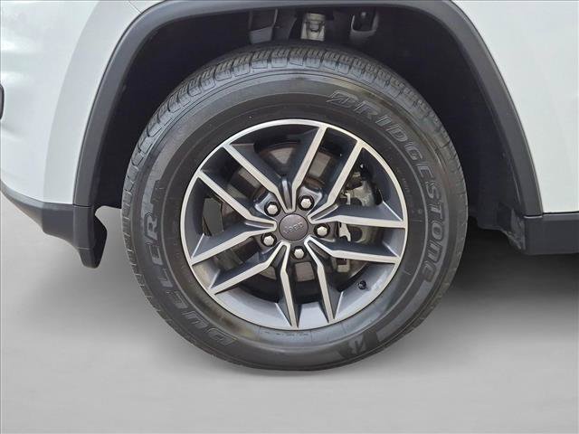 Used 2019 Jeep Grand Cherokee Limited RWD image 24