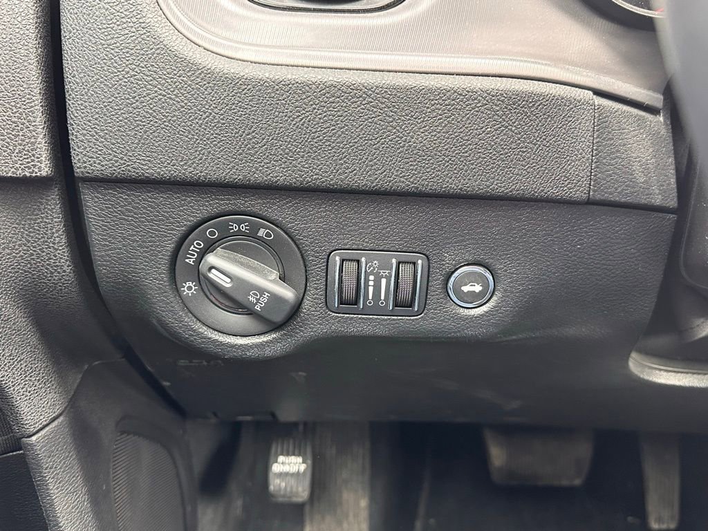 Used 2023 Dodge Charger SXT w/ Blacktop Package image 28