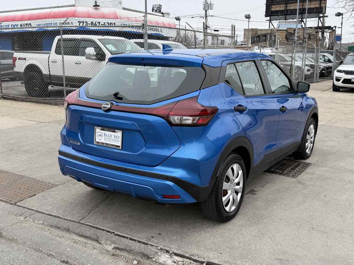 Used 2022 Nissan Kicks S image 4