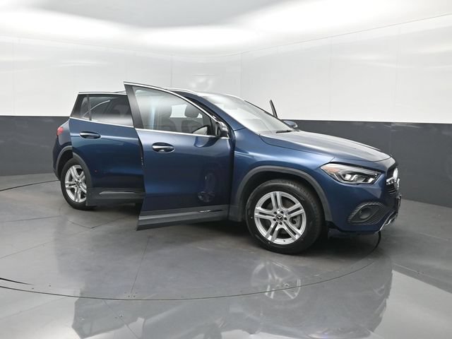 Used 2023 Mercedes-Benz GLA 250 4MATIC w/ Premium Package image 41
