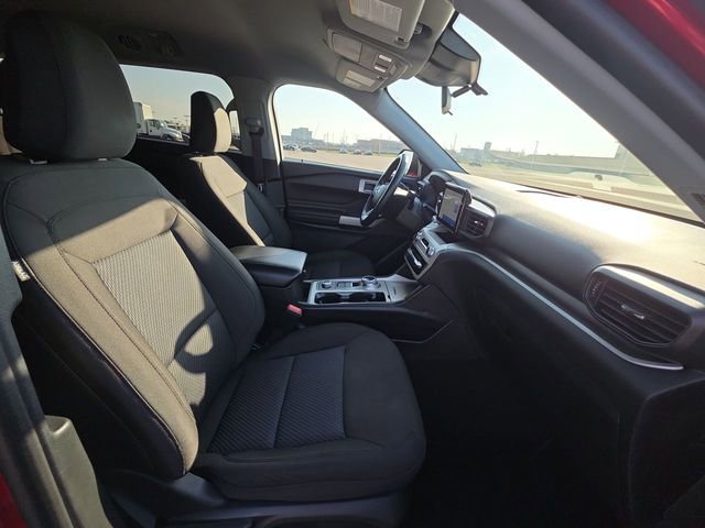 Used 2022 Ford Explorer XLT AWD/4WD image 32