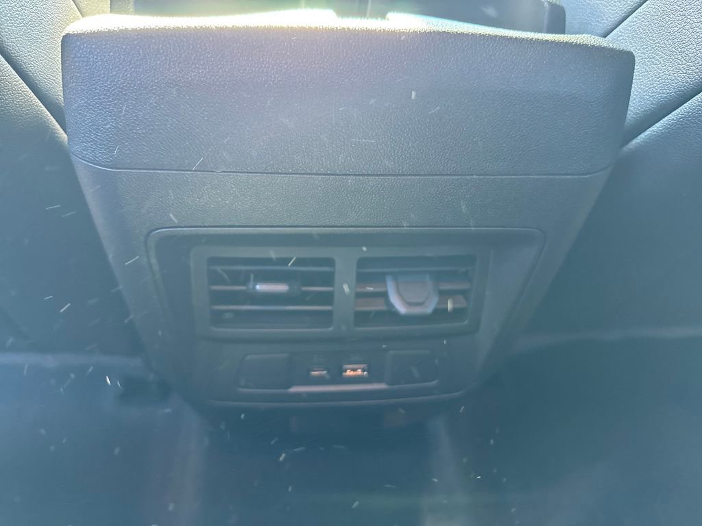 Used 2025 Chevrolet Colorado LT w/ LT Convenience Package image 17