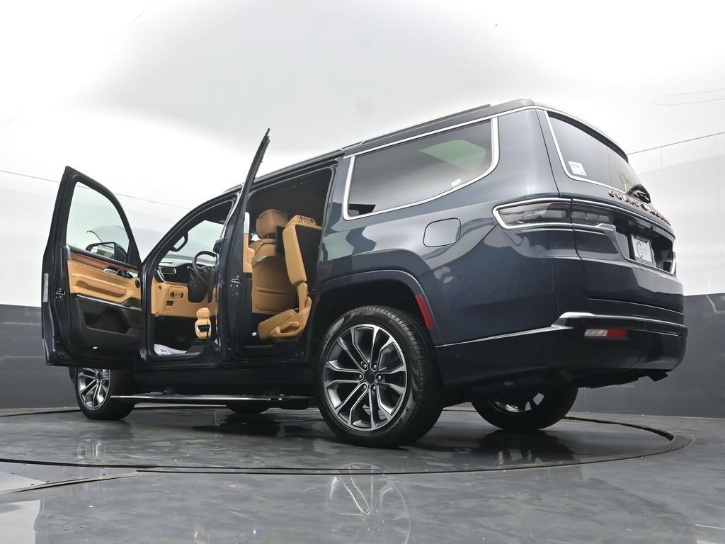 Used 2025 Jeep Grand Wagoneer Series III w/ Rear Seat Video Group 1 AWD/4WD image 60