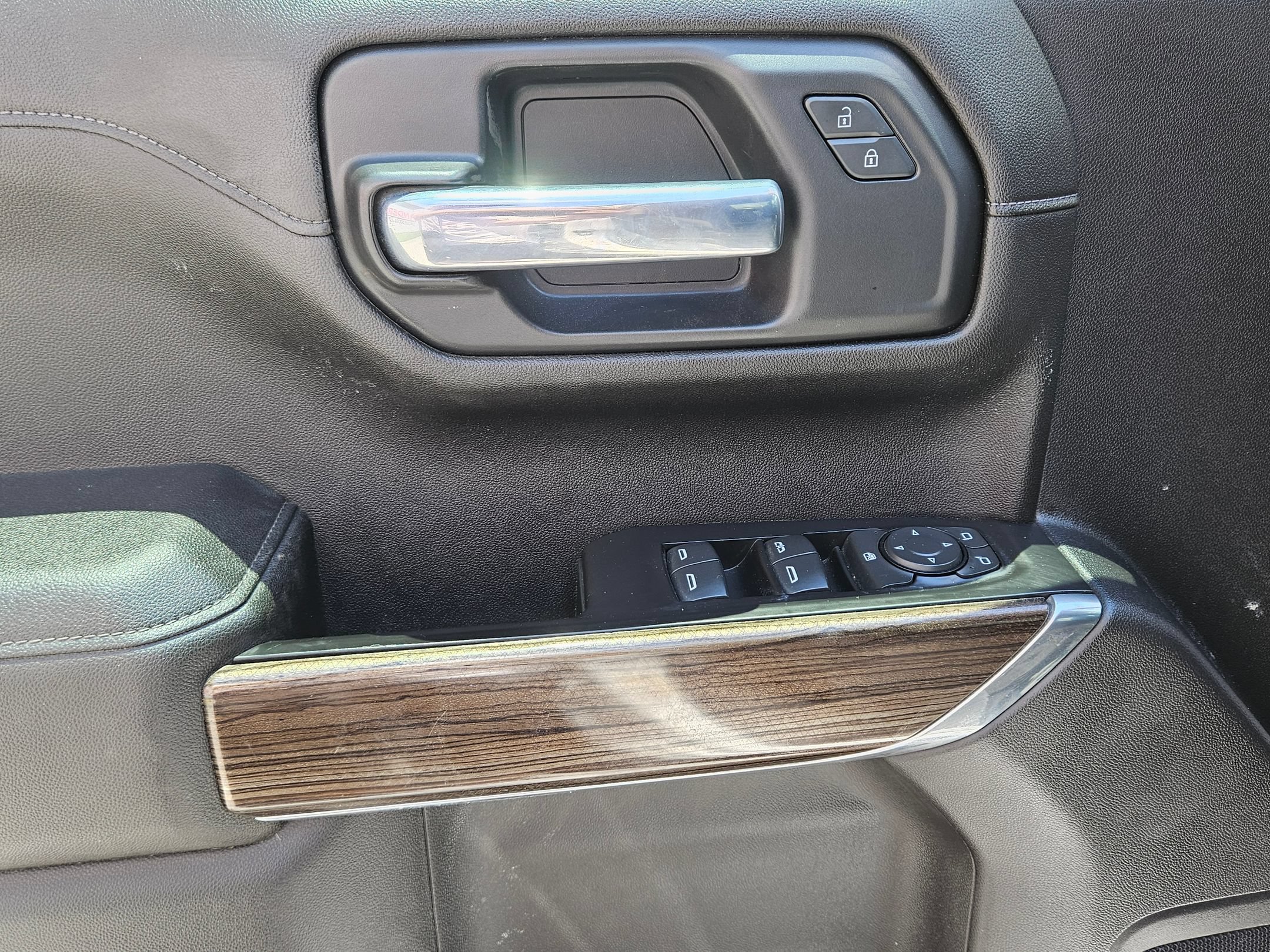 Used 2020 Chevrolet Silverado 1500 LT w/ Texas Edition RWD image 18