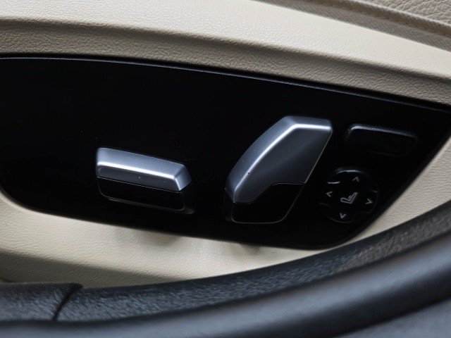 Used 2018 BMW 530i xDrive AWD/4WD image 32
