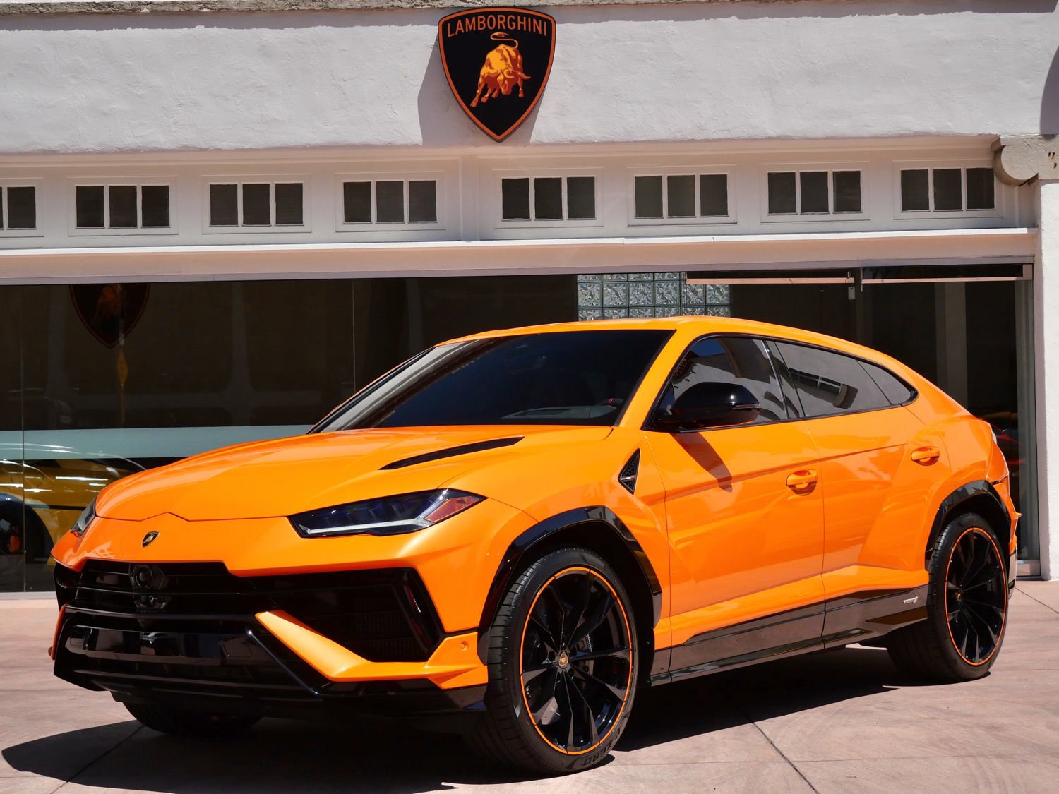 Used 2024 Lamborghini Urus S AWD/4WD image 13