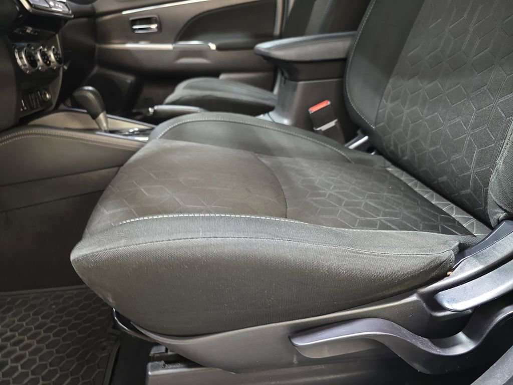 Used 2021 Mitsubishi Outlander Sport SE image 27