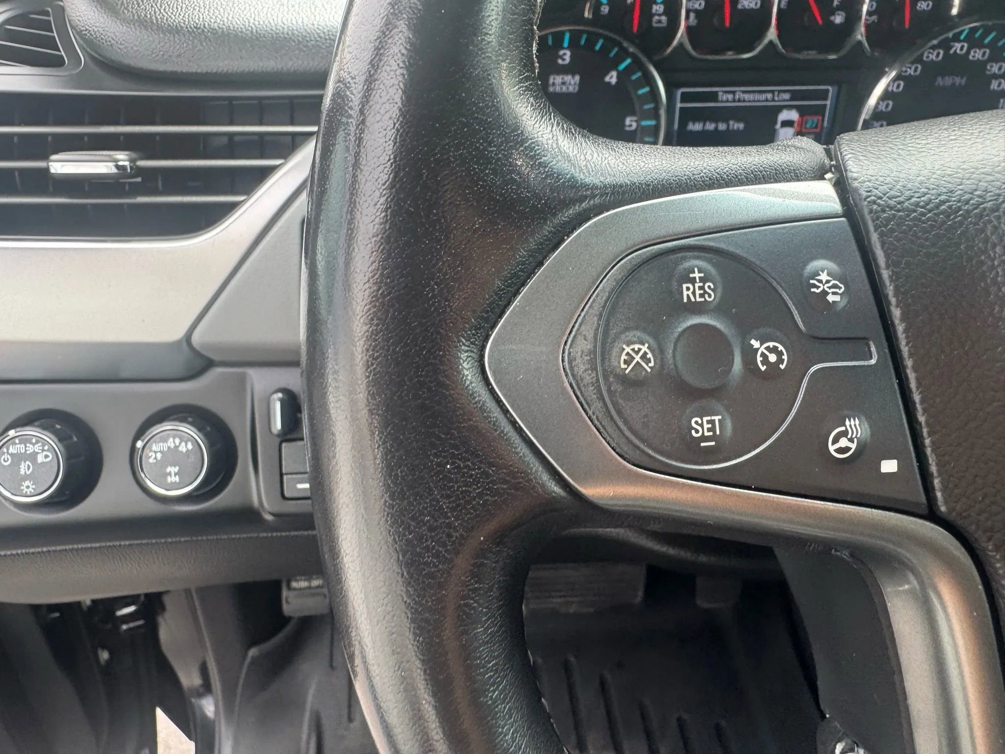 Used 2019 Chevrolet Tahoe LT w/ Luxury Package AWD/4WD image 34