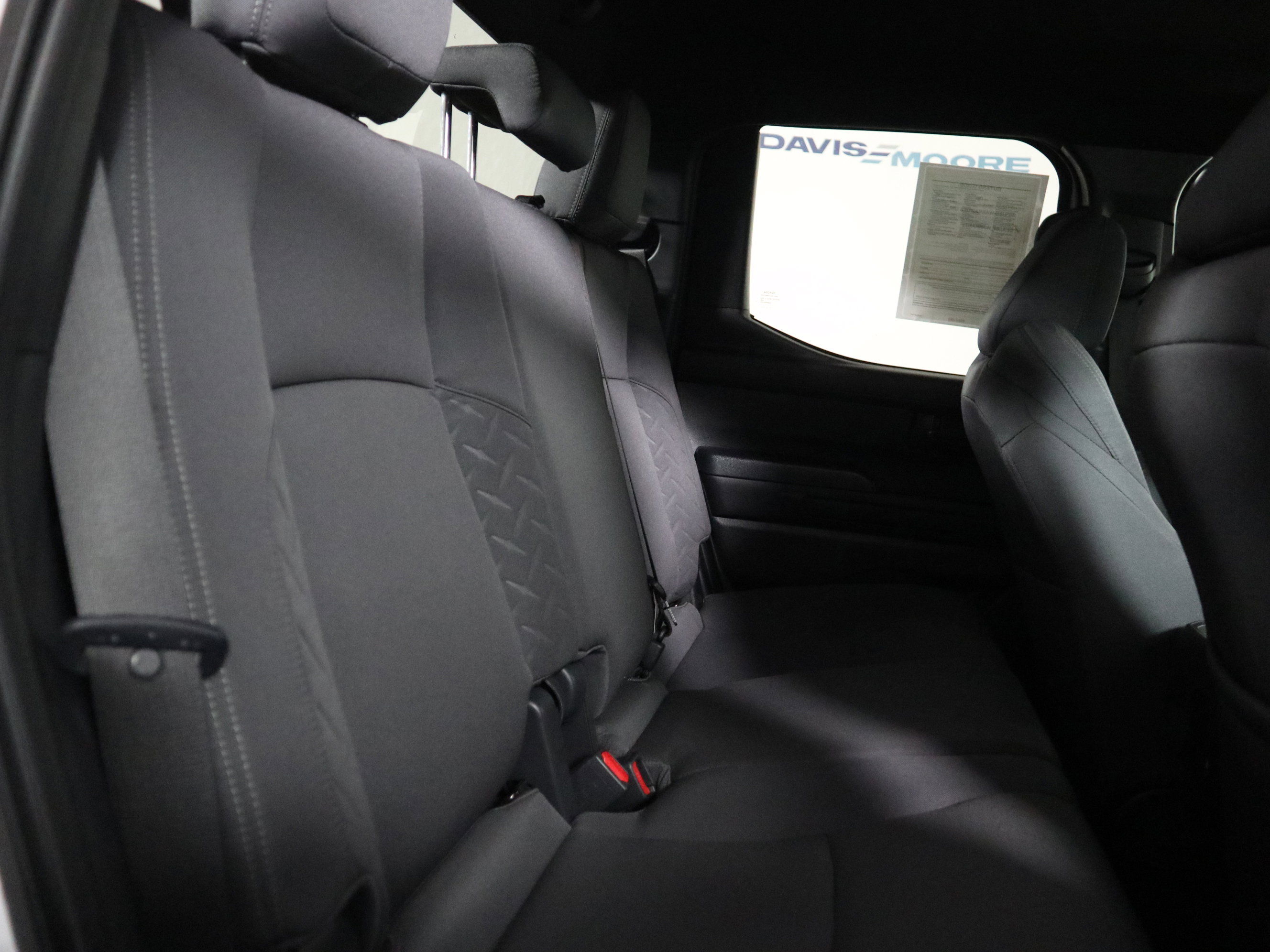 Used 2025 Toyota Tacoma SR5 AWD/4WD image 21