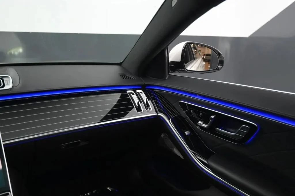 Used 2022 Mercedes-Benz S 580 4MATIC Sedan w/ AMG Line Package image 30