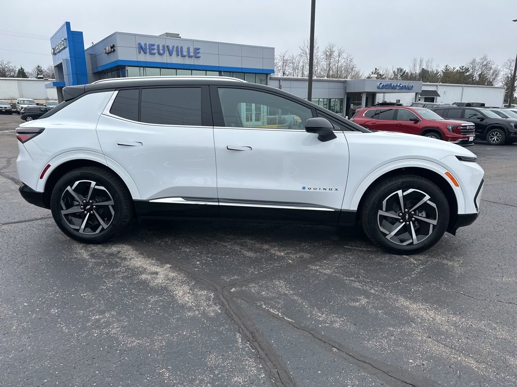 Used 2025 Chevrolet Equinox EV LT image 2