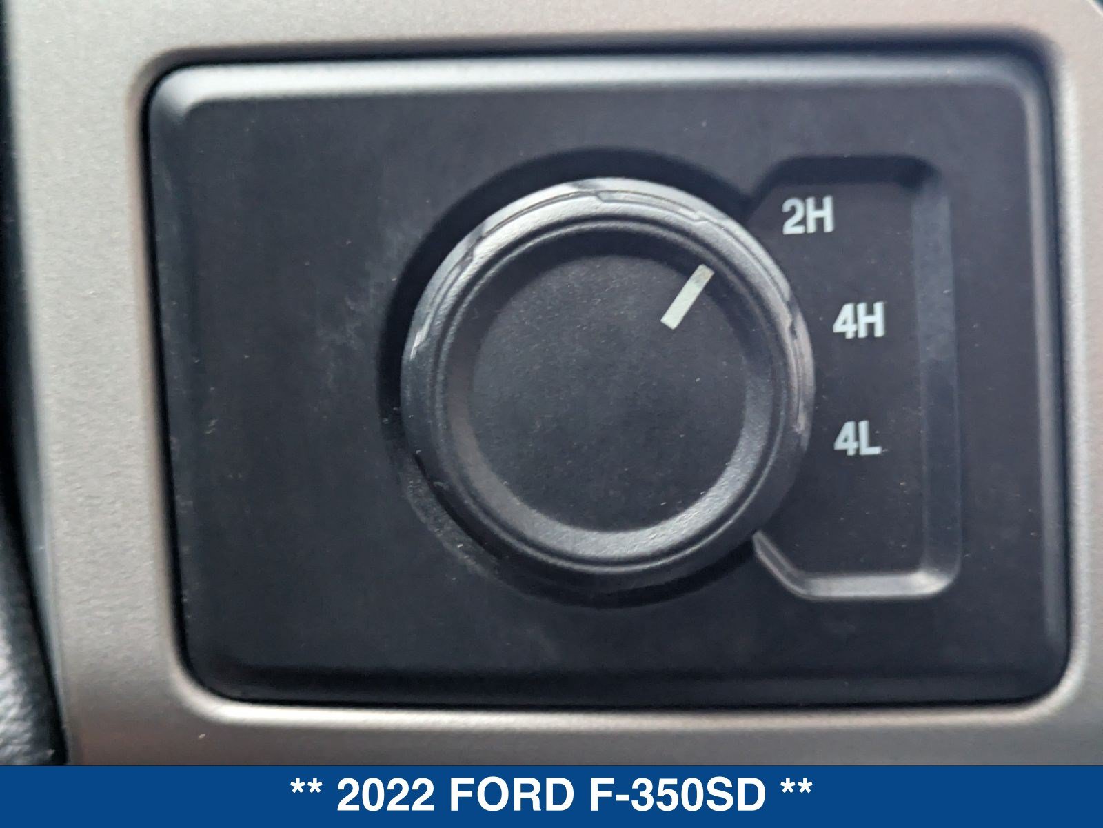Used 2022 Ford F350 Lariat w/ Lariat Ultimate Package AWD/4WD image 34