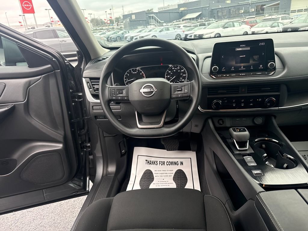 Used 2025 Nissan Rogue S image 14