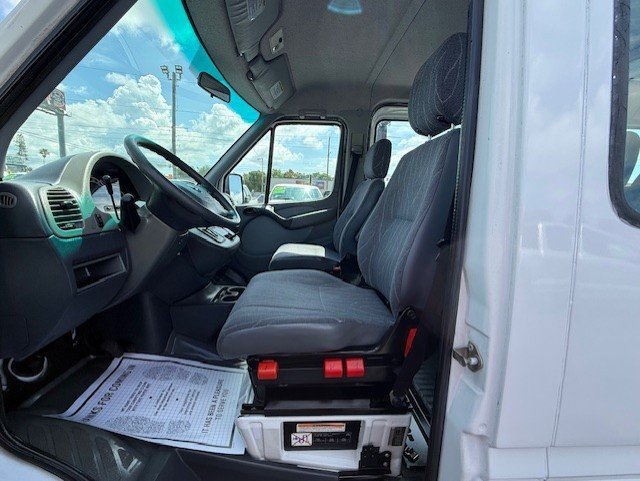 Used 2003 Dodge Sprinter 2500 RWD image 14
