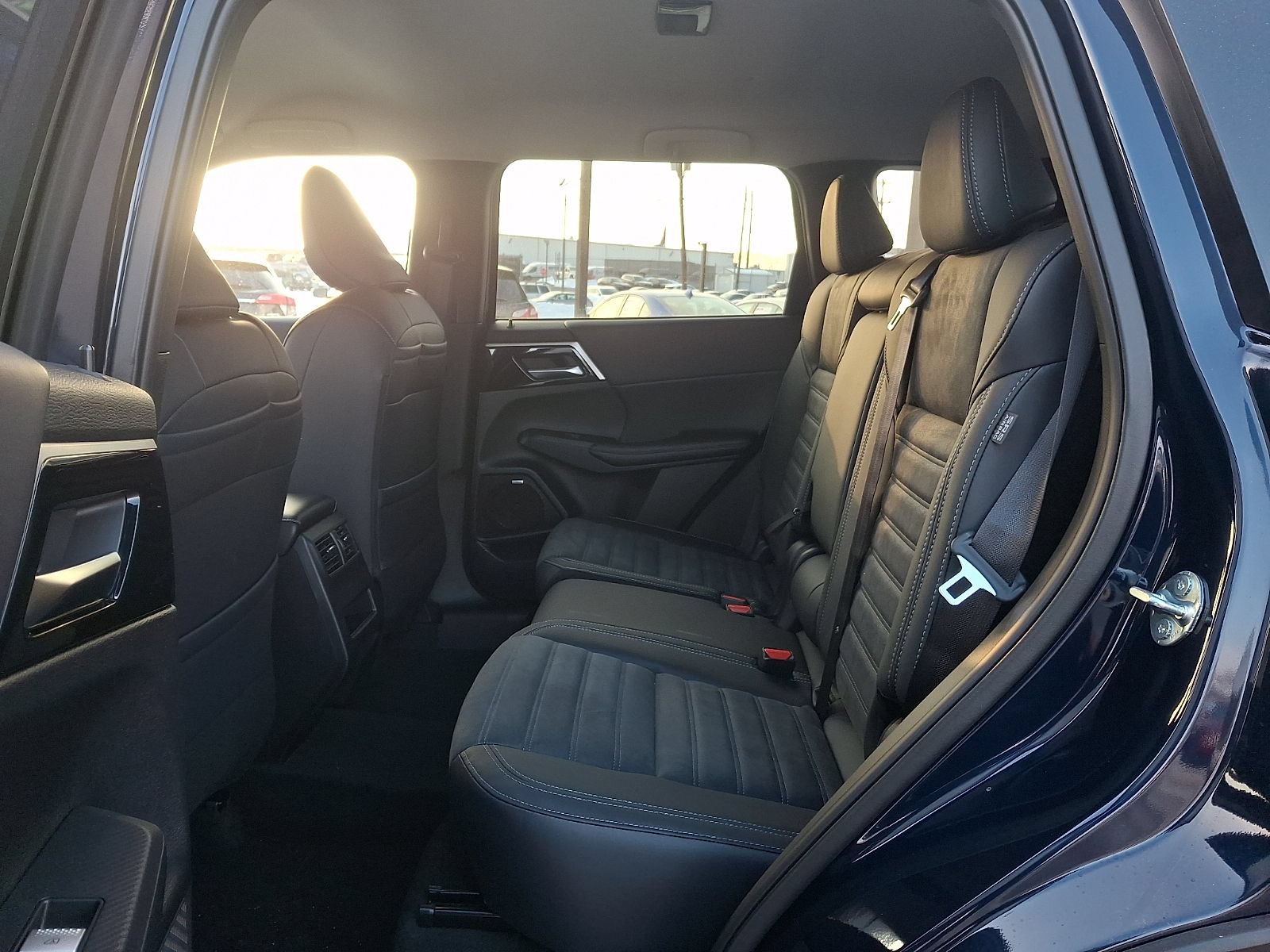 New 2026 Mitsubishi Outlander SE AWD/4WD image 9
