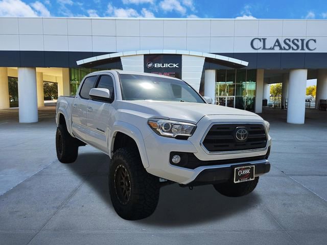 Used 2018 Toyota Tacoma SR5 AWD/4WD image 1