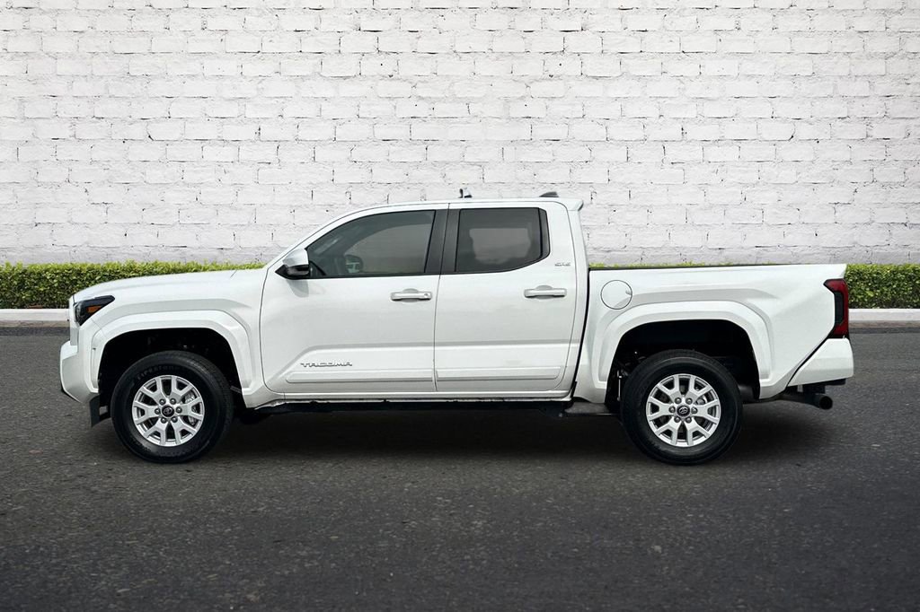 Used 2025 Toyota Tacoma SR5 image 7