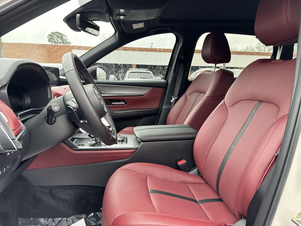 Used 2025 MAZDA CX-70 Plug-In Hybrid w/ Premium Plus image 11