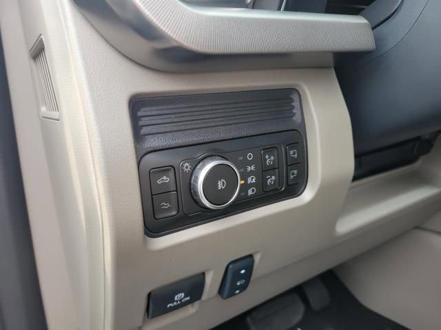 New 2026 Ford F350 4x4 Crew Cab Super Duty image 24