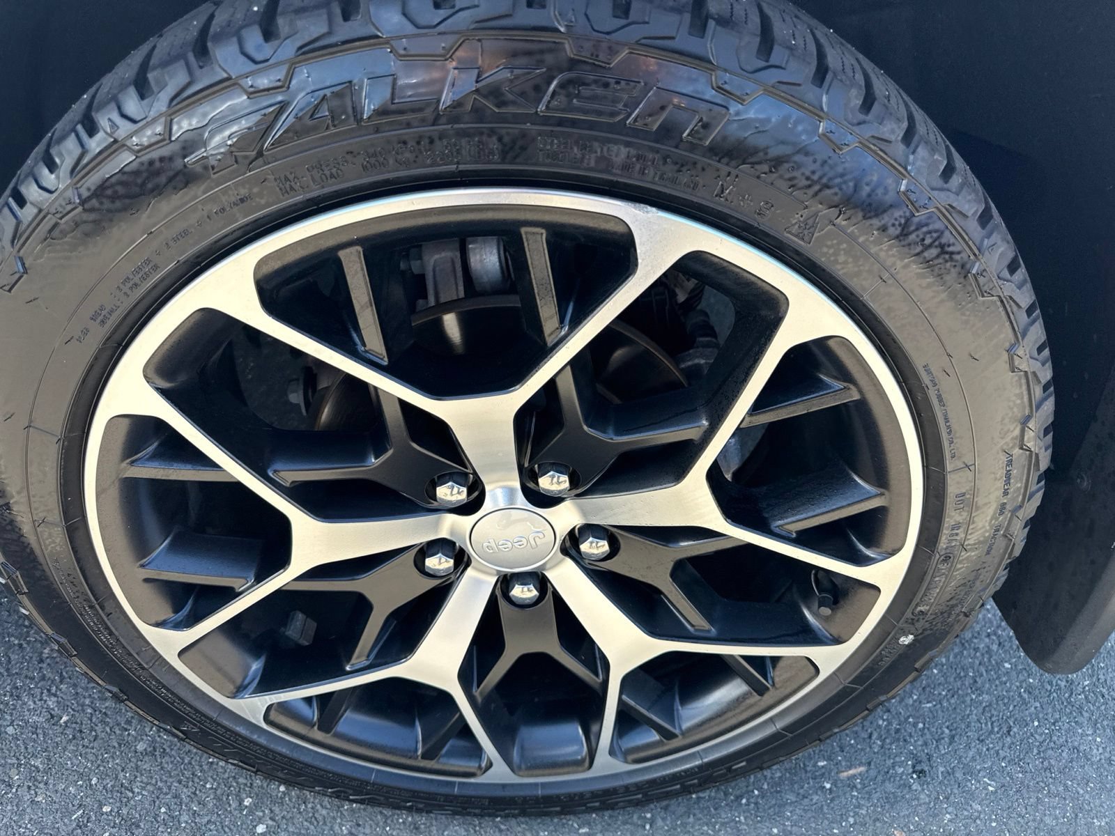 Used 2022 Jeep Grand Cherokee Summit AWD/4WD image 10