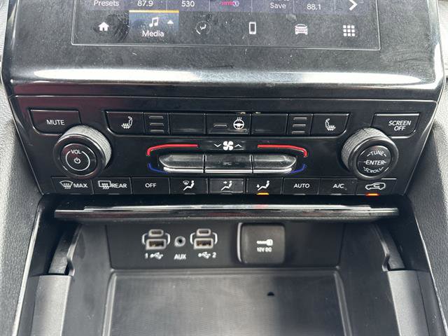Used 2023 Jeep Grand Cherokee Laredo w/ Luxury Tech Group I image 17