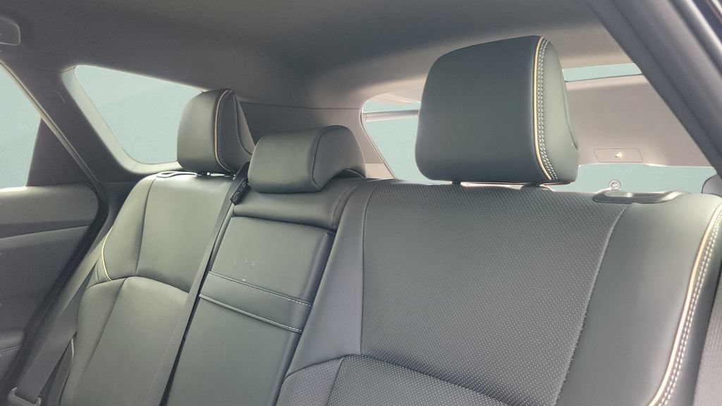Certified 2025 Toyota Crown Signia AWD/4WD image 10