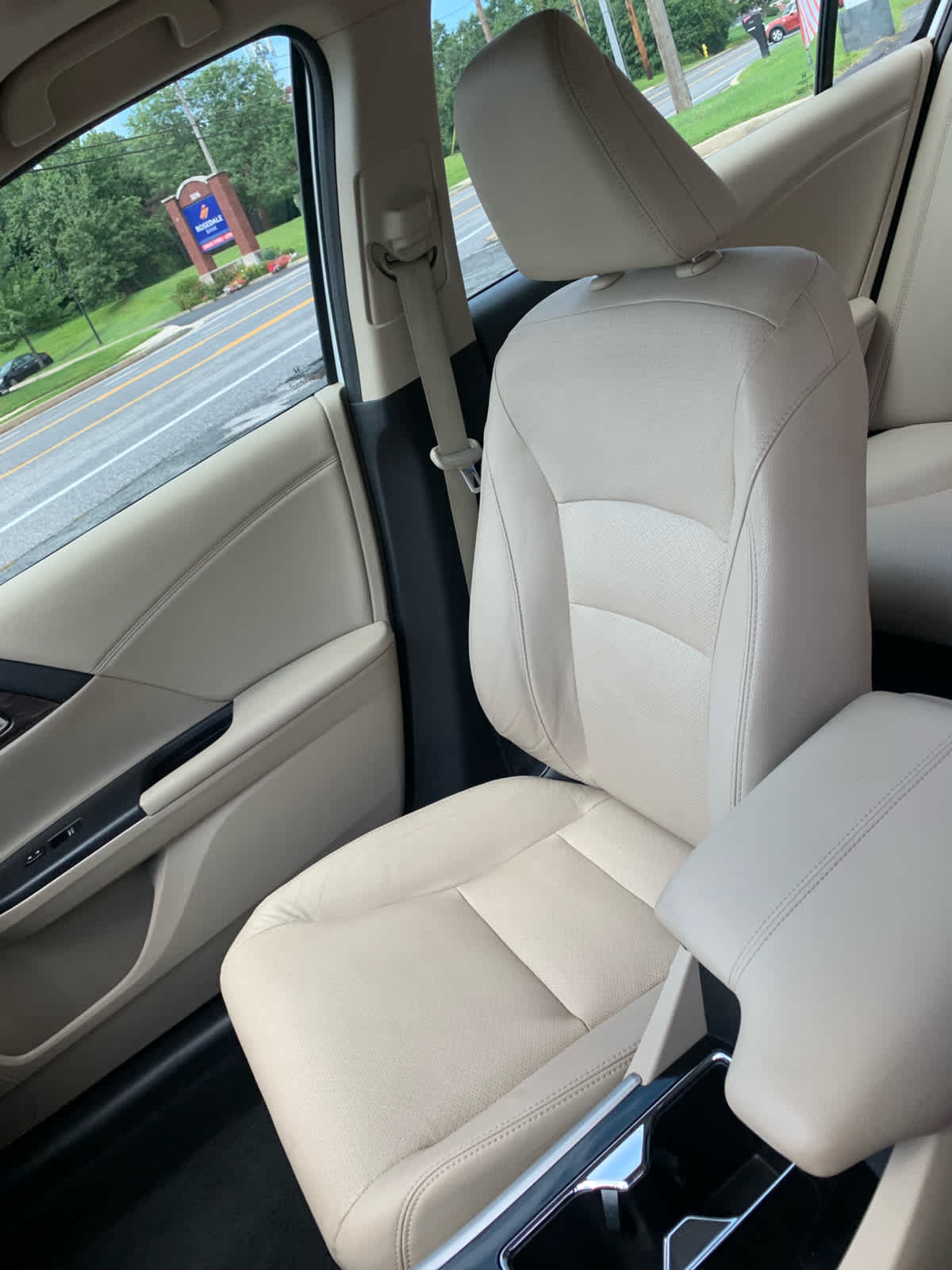 Used 2017 Honda Accord Touring image 20