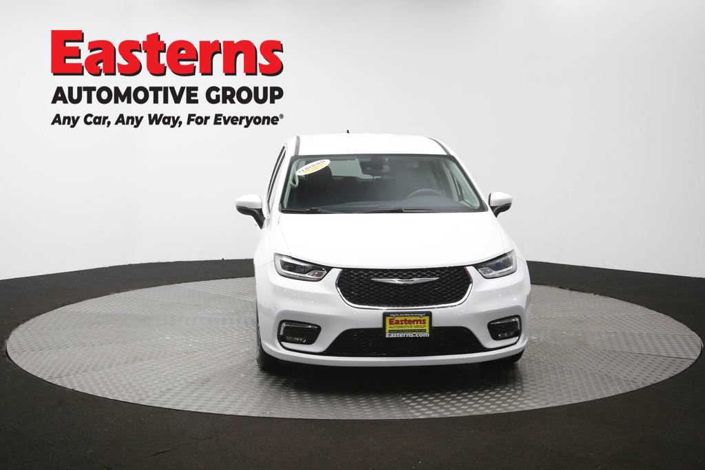 Used 2023 Chrysler Pacifica Touring-L FWD image 55