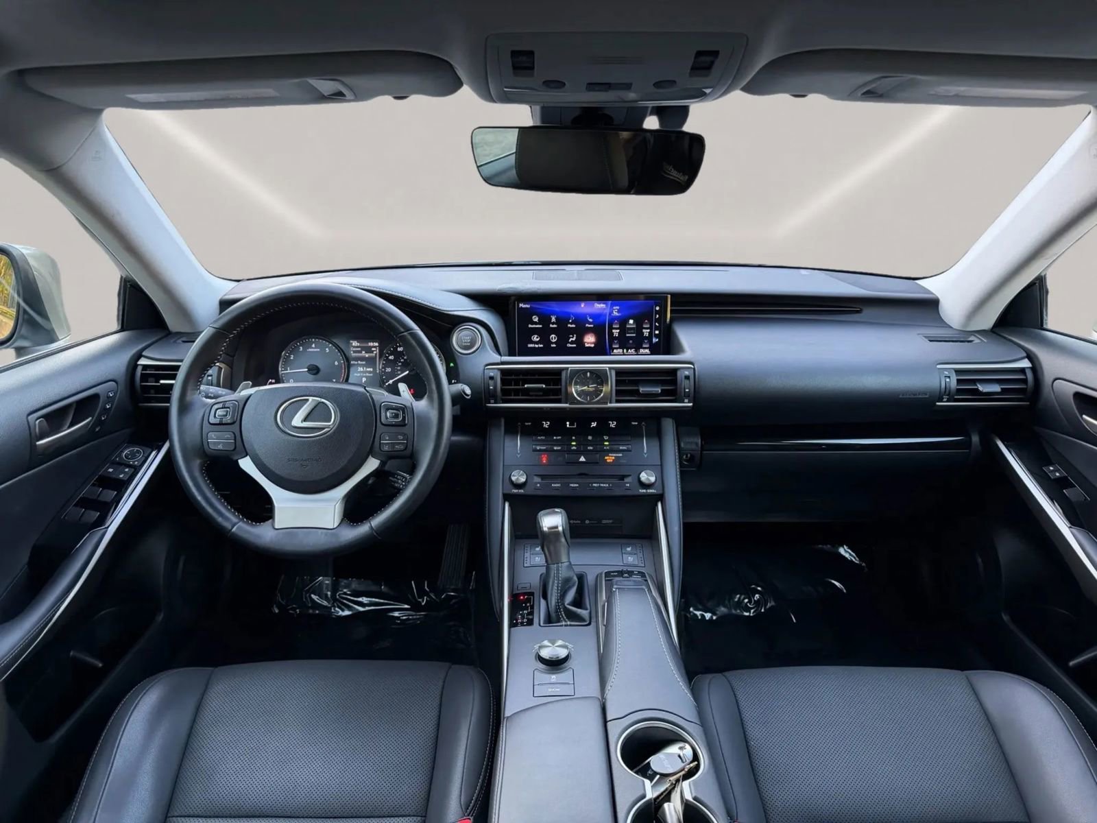 Used 2018 Lexus IS 300 w/ Comfort Package RWD image 17