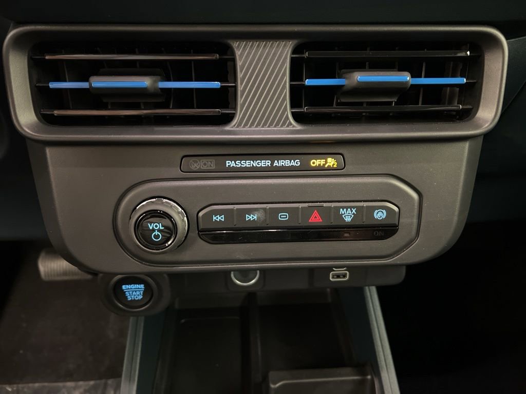 New 2025 Ford Maverick Lobo image 12