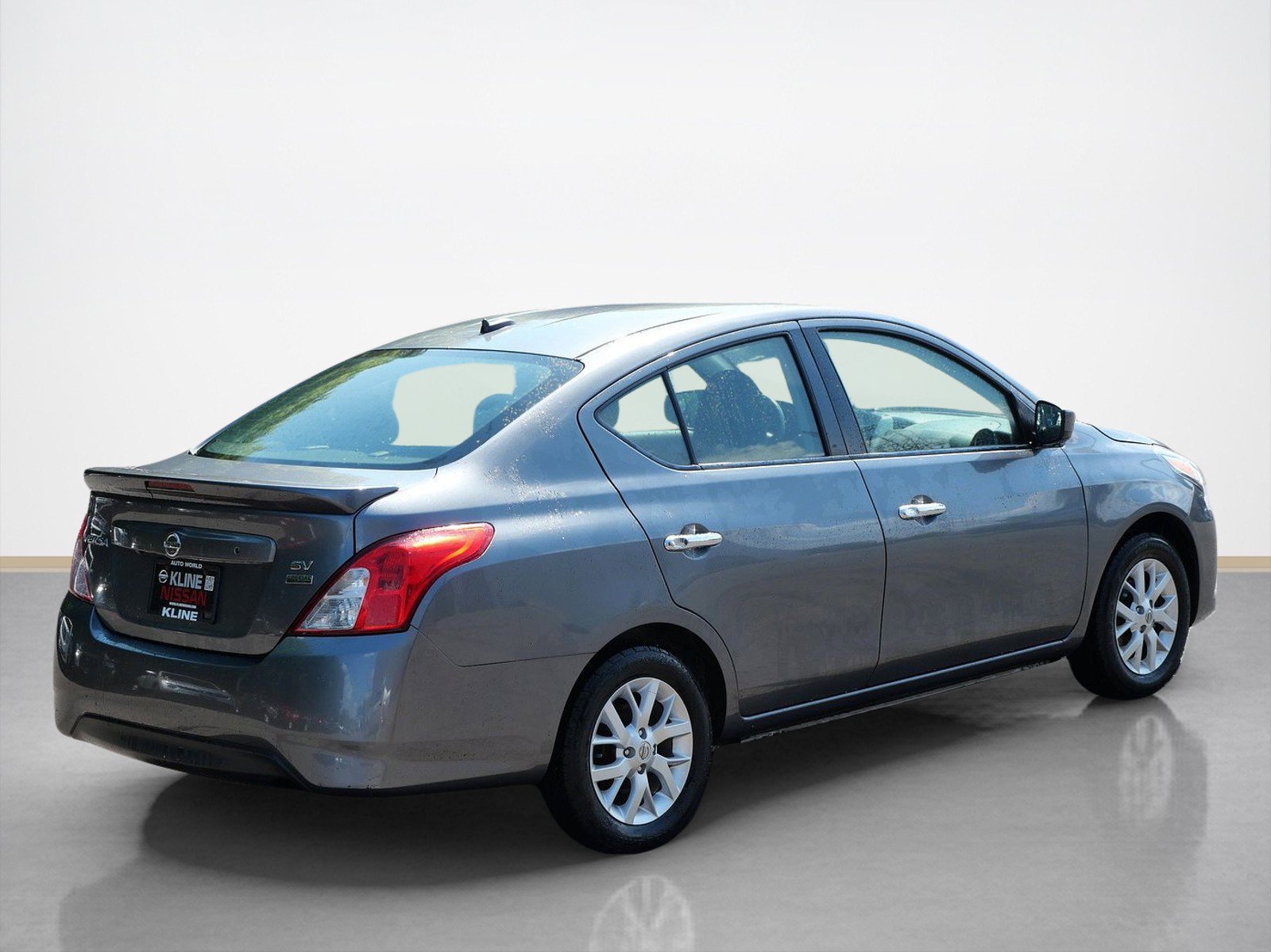 Used 2018 Nissan Versa SV w/ SV Special Edition Package FWD image 5