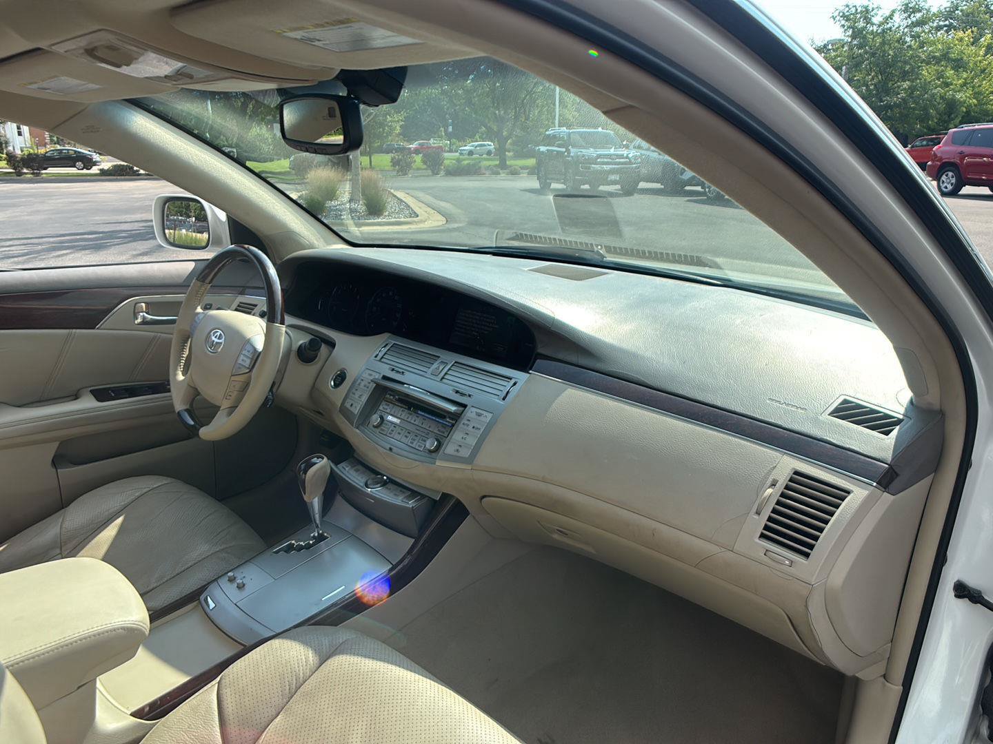 Used 2010 Toyota Avalon Limited FWD image 14