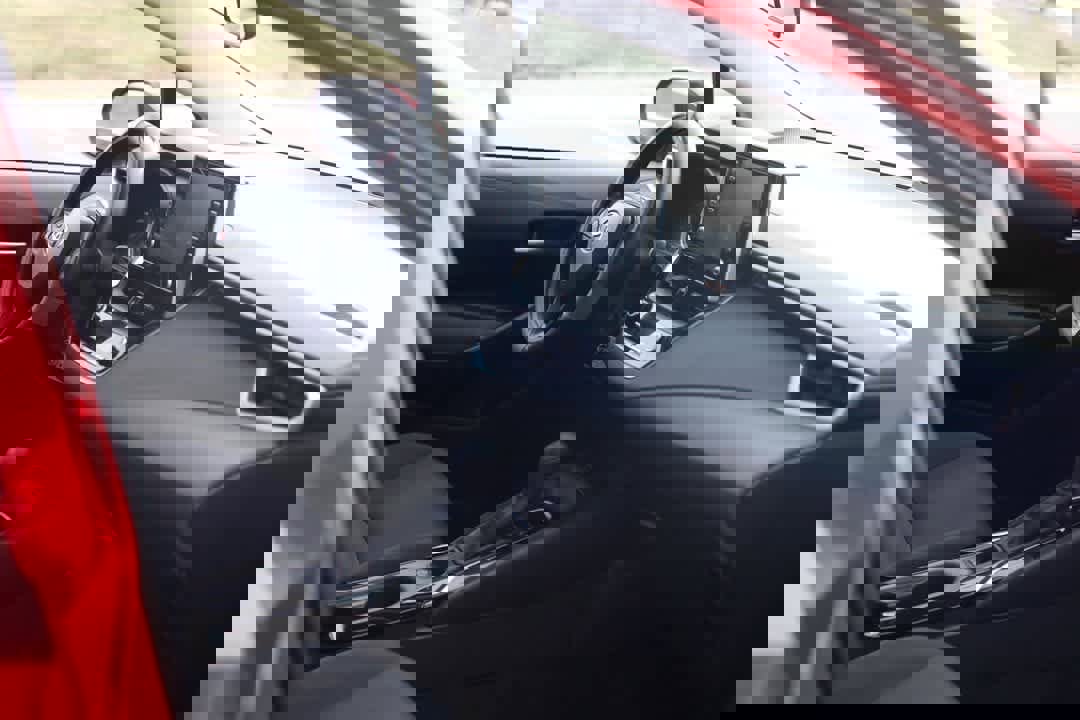 Used 2020 Toyota Corolla LE image 9