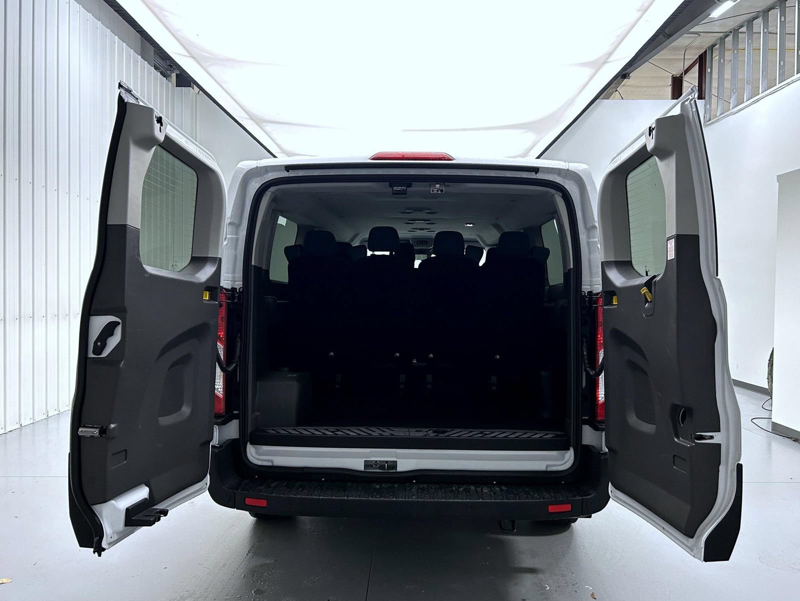 Used 2025 Ford Transit 350 XLT RWD image 20