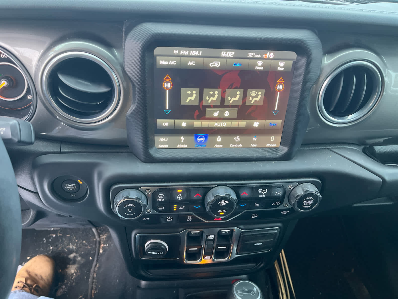 Used 2018 Jeep Wrangler Unlimited Sahara image 6