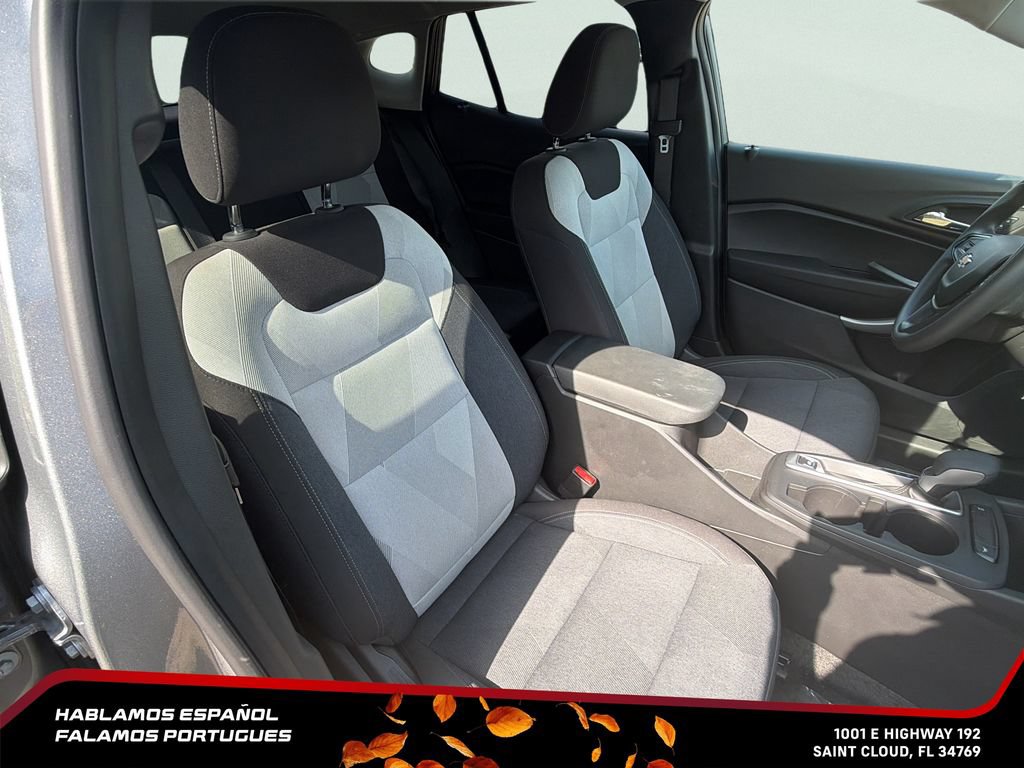 Used 2024 Chevrolet Trax LS w/ LS Convenience Package FWD image 28