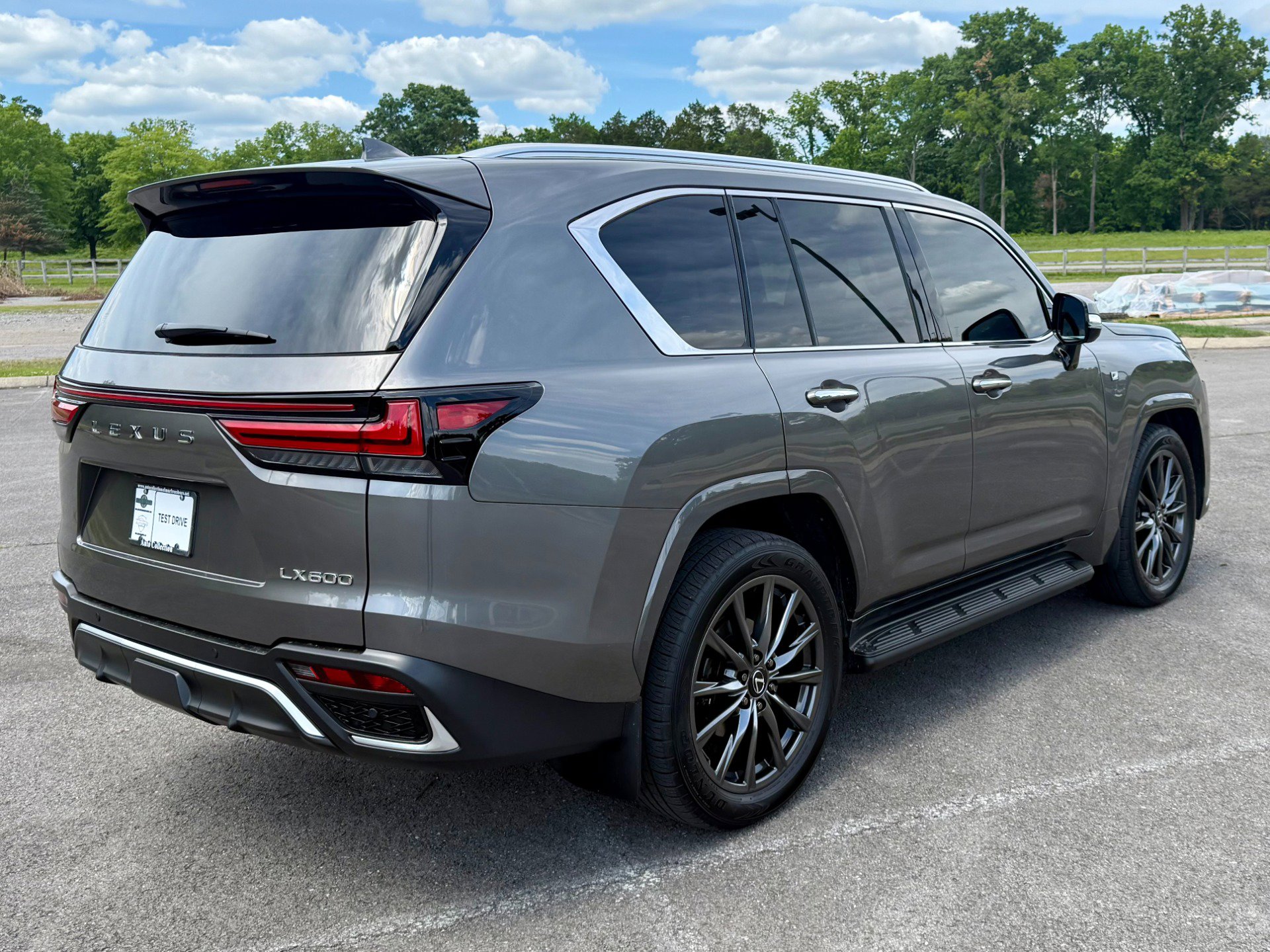 Used 2024 Lexus LX 600 F Sport AWD/4WD image 7