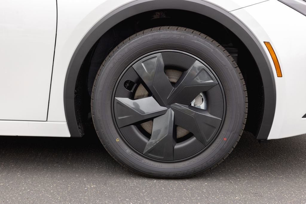 New 2026 Toyota Prius Plug-In Hybrid image 4