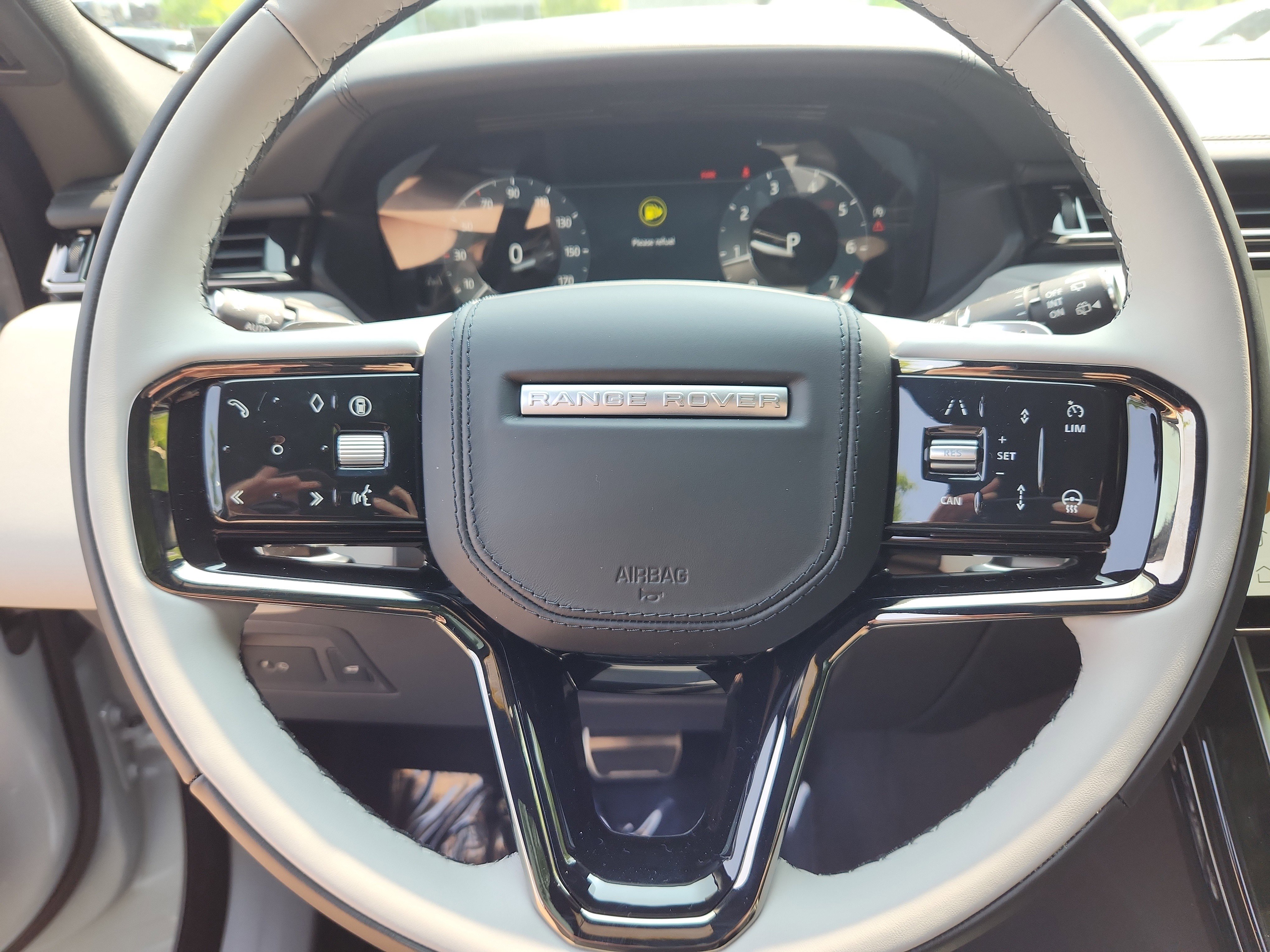 Used 2026 Land Rover Range Rover Velar Dynamic SE image 18
