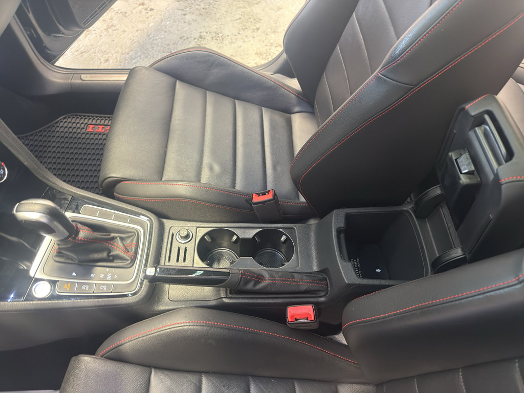 Used 2021 Volkswagen GTI SE FWD image 21