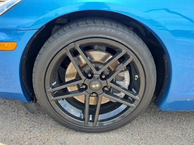 Used 2010 Chevrolet Corvette Coupe w/ 1LT RWD image 9