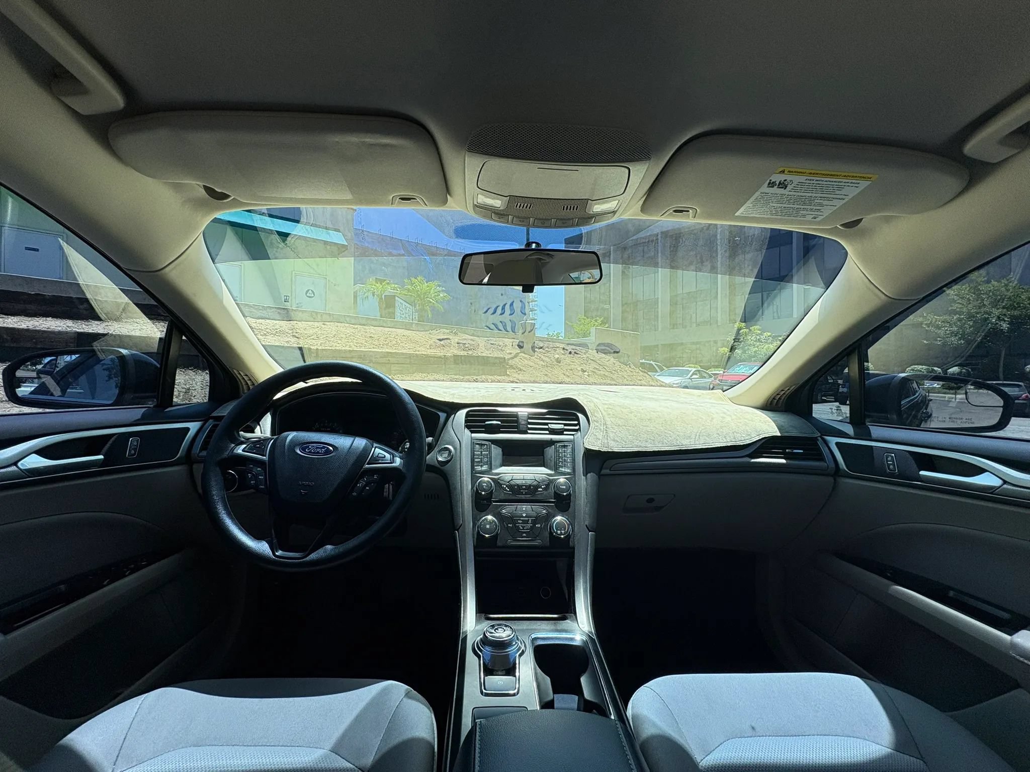 Used 2017 Ford Fusion SE FWD image 16