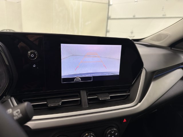 Certified 2024 Chevrolet Trax LS w/ LS Convenience Package FWD image 24