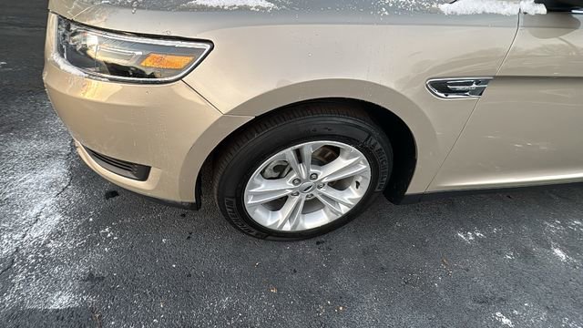 Used 2018 Ford Taurus SE image 34