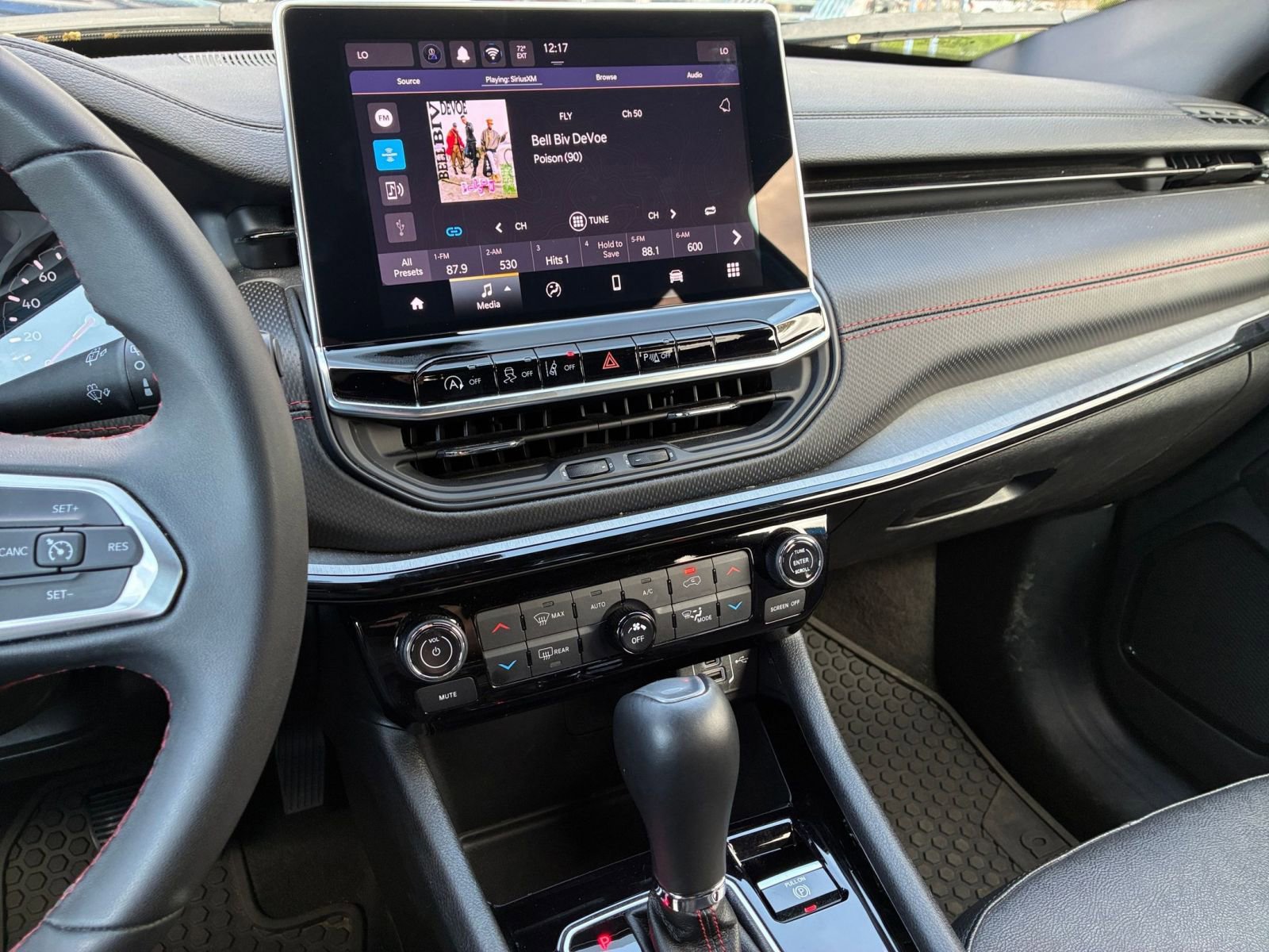 Used 2025 Jeep Compass Trailhawk image 17