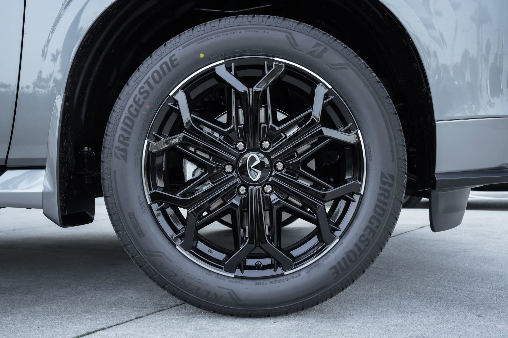 New 2026 INFINITI QX80 4WD w/ Sport Exterior Package image 26