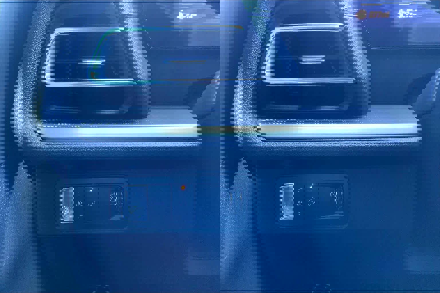 Used 2026 Chevrolet Traverse LT w/ Driver Confidence Package FWD image 33