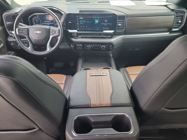 Used 2025 Chevrolet Silverado 3500 High Country w/ Technology Package AWD/4WD image 14