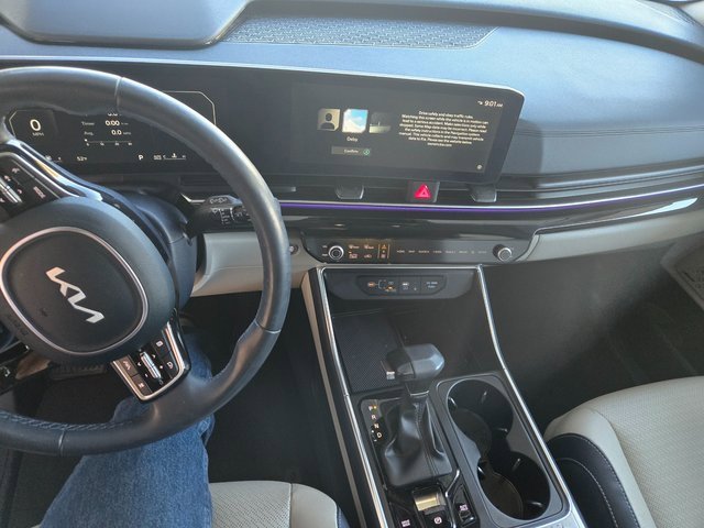 New 2025 Kia Carnival SX Prestige image 2