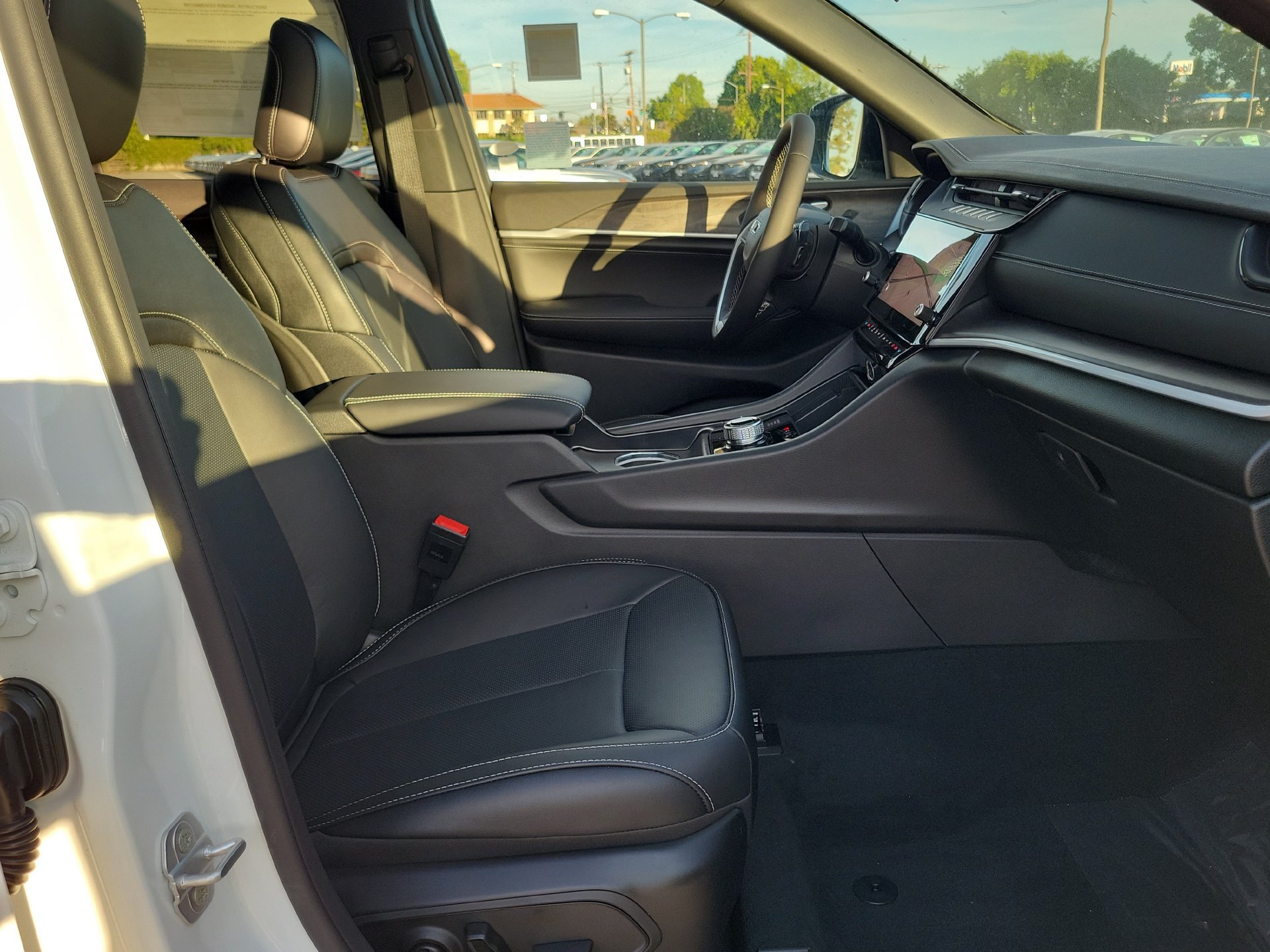 New 2026 Jeep Grand Cherokee Limited AWD/4WD image 16